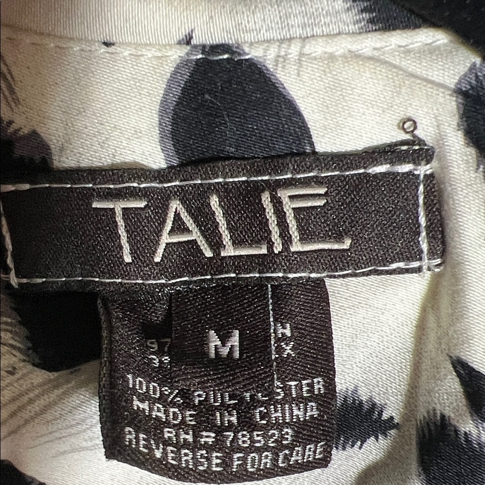 Chic Black And White Patterned Blazer - image 2